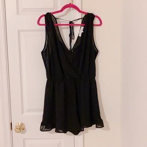 🆕 ASTR | Black Ruffle Romper